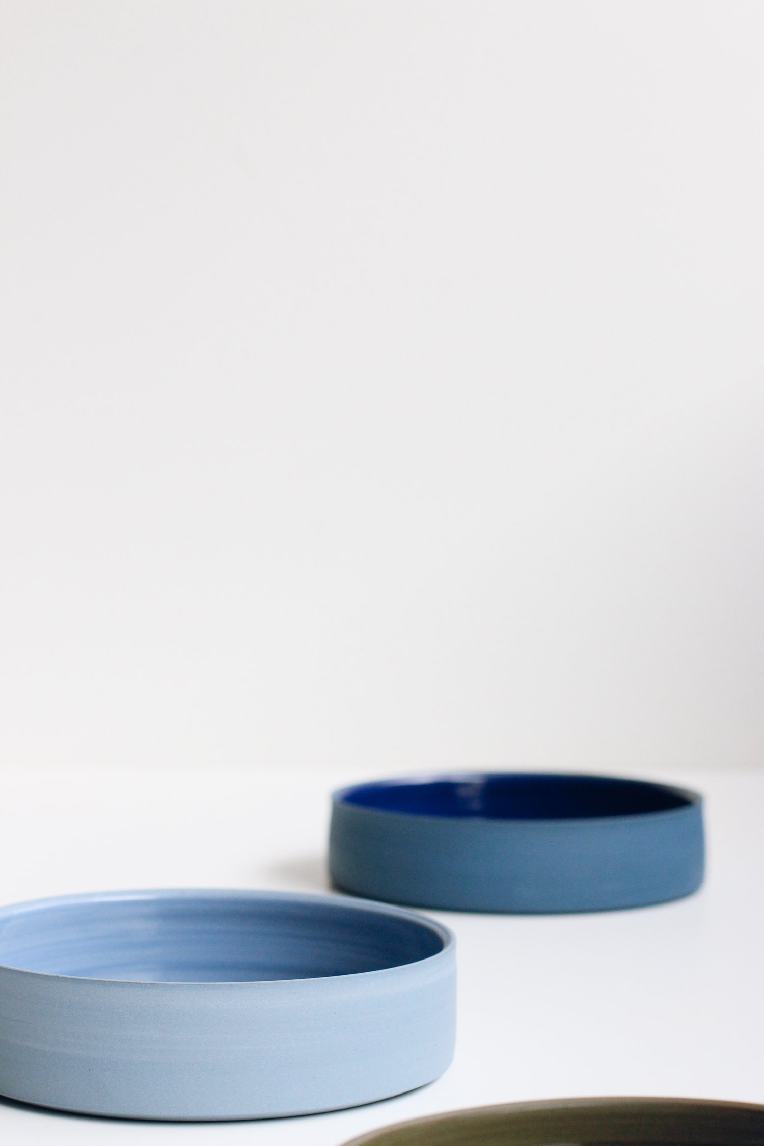 Image of Serving Bowl M / Various Shades