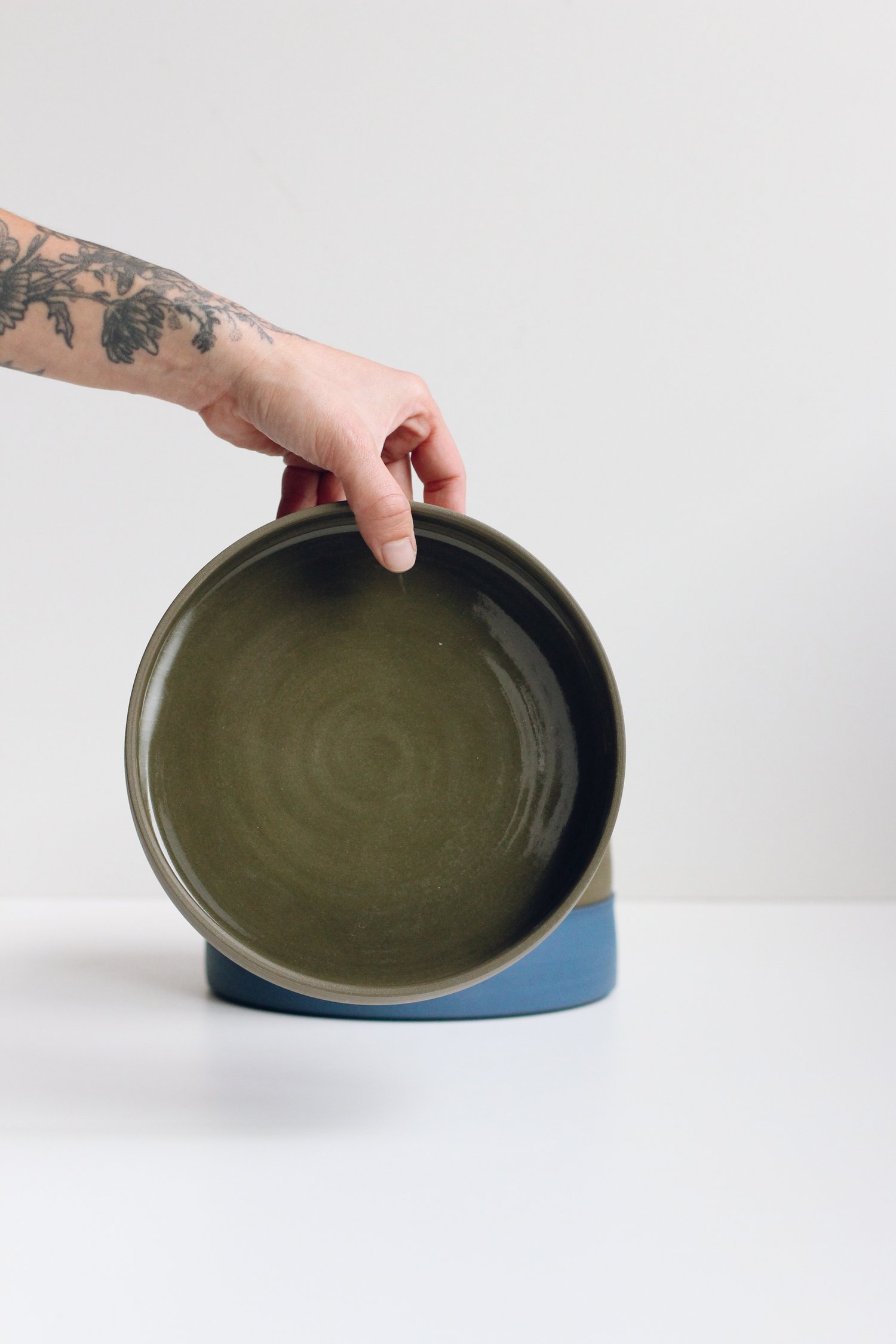 Image of Serving Bowl M / Various Shades