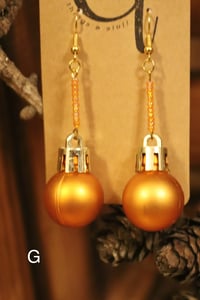 Image 4 of kleine weihnachtskugel ohrringe