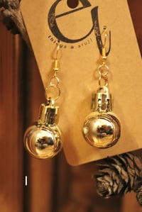 Image 6 of kleine weihnachtskugel ohrringe