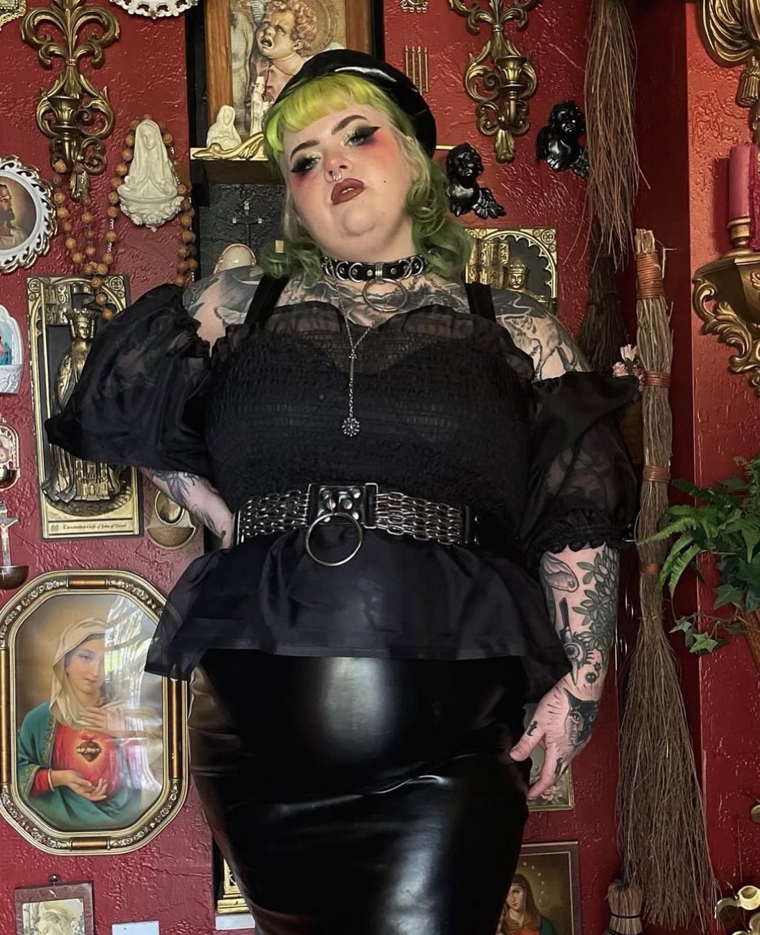 Chain and ring waist belt