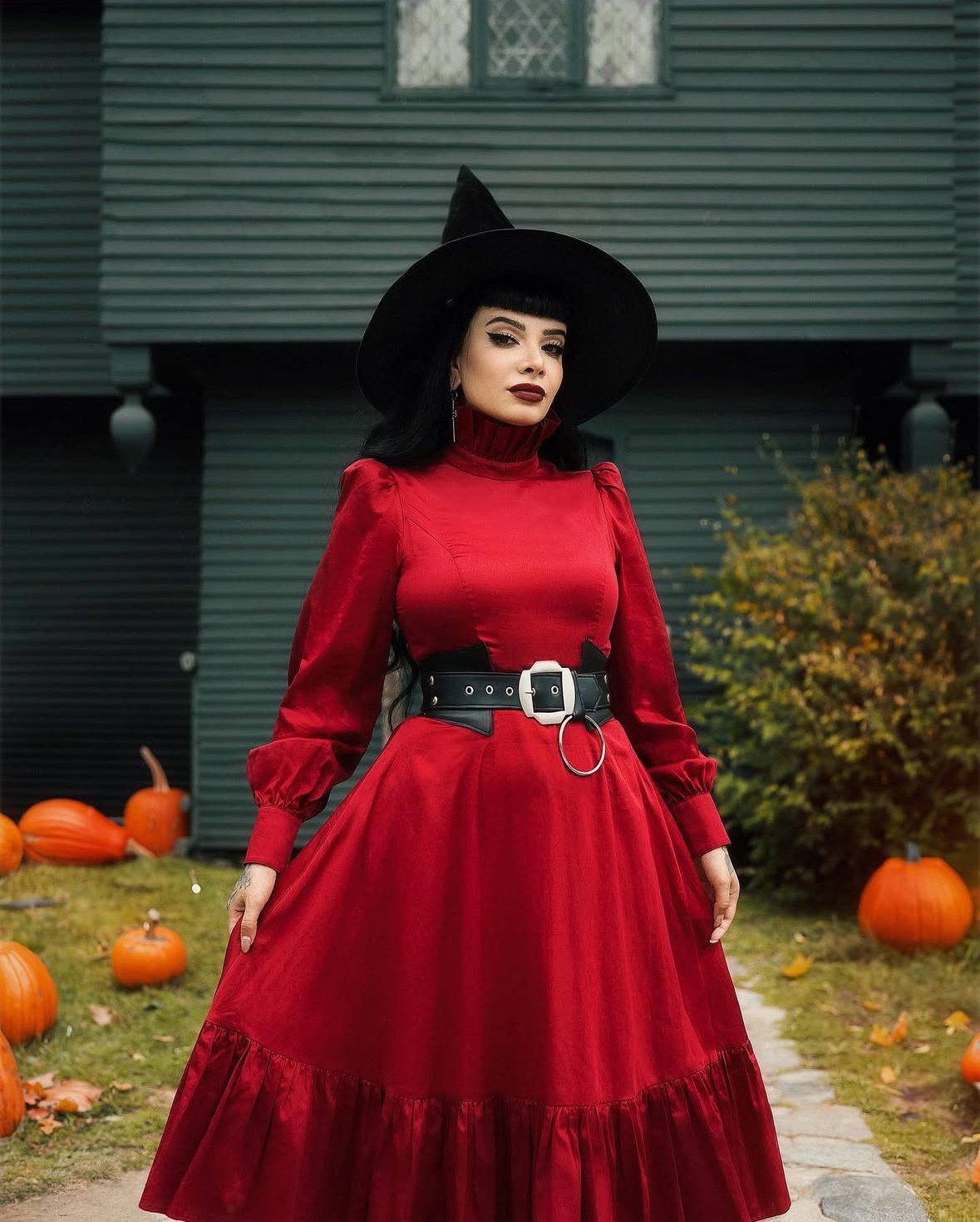 Vegan leather sincher with vintage buckle and o ring