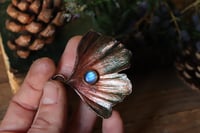 Image 4 of Vera foglia di ginkgo biloba elettroformata in rame con labradorite e patina verde