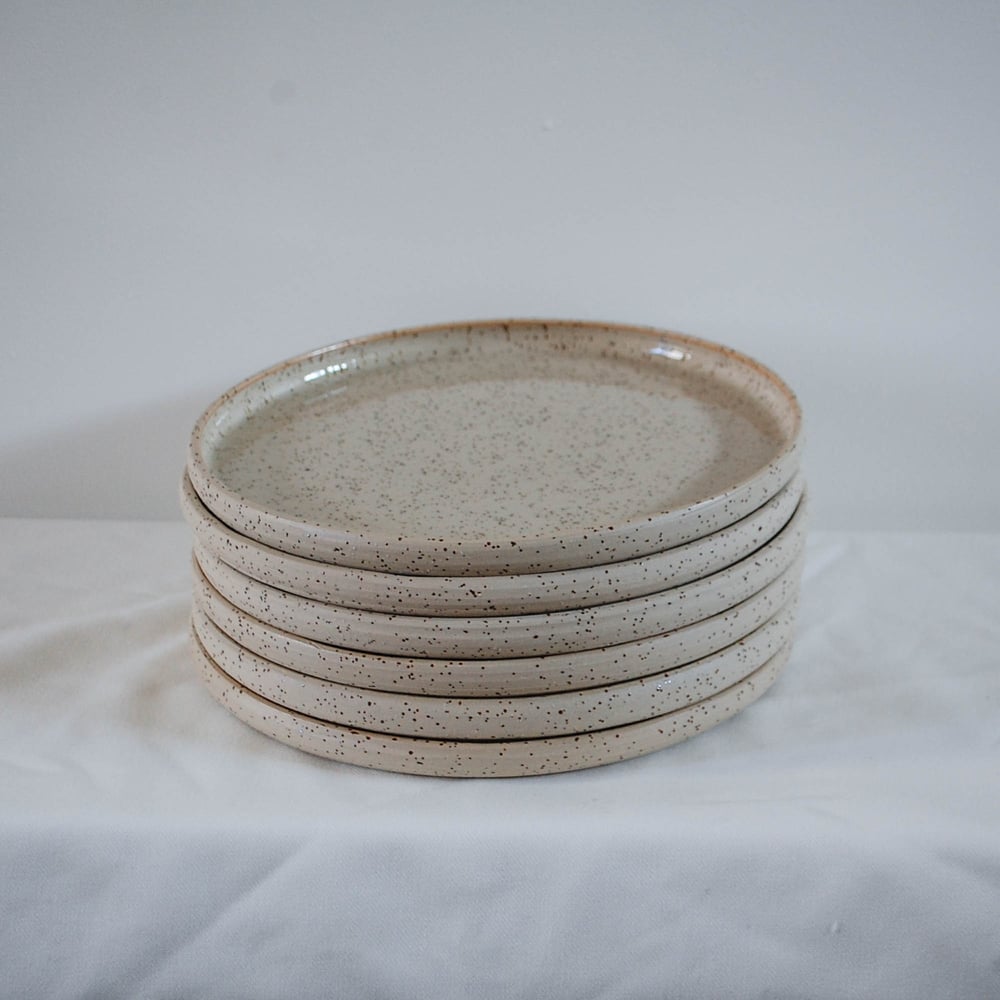 Image of Big plate - Beige speckle