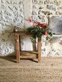 Image 1 of Petit établi ancien en bois 