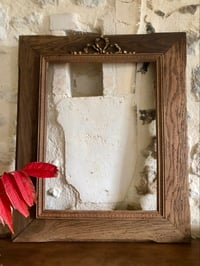 Image 1 of Grand cadre en bois ancien 1900.