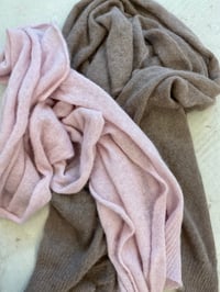 Image 3 of Soft alpaca Scarf — cappuccino brown