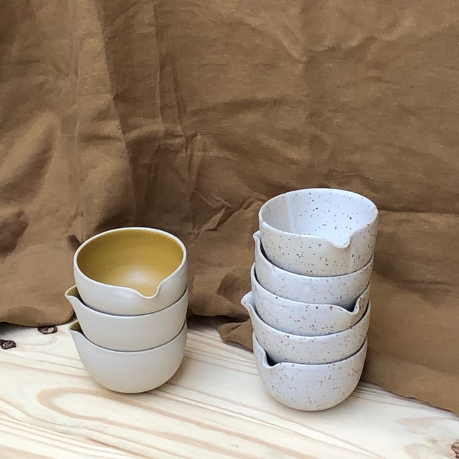 Petits bols à bec verseur