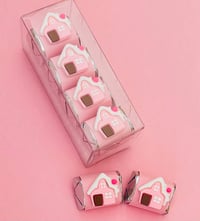 Snowy Pink House 4 Pack Chocolate Nuggets