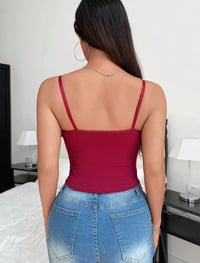 Image 2 of SKYNLYDRESS - Top débardeur court ajusté sexy à bretelles fines, côtelé 