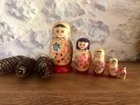 Image 2 of Poupées russes anciennes en bois 