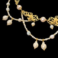 Image 2 of NUAGES BAROQUE Grand Collier · White Pearls