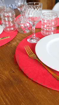 Image 2 of Set de table interchangeable velours rouge