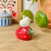 Image 2 of mini canard sur la fraise