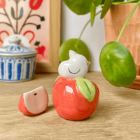 Image 3 of mini canard sur la pomme