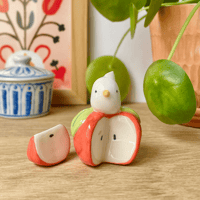 Image 1 of mini canard sur la pomme