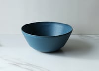 Image 2 of Serving bowl in Teal Blue