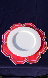 Image 4 of Set de table camélia rouge