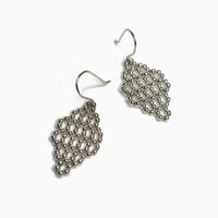 Image 1 of Boucles d'oreilles argent alvéoles "Ruche"
