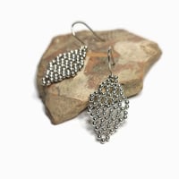 Image 2 of Boucles d'oreilles argent alvéoles "Ruche"