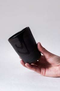 Image 4 of tumbler in matte black