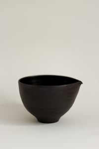 Image 1 of chawan in black | katakuchi