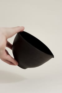 Image 3 of chawan in black | katakuchi