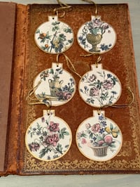 Image 1 of 6 boules de Noël planches XIX ème 