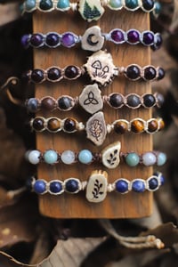 Image 5 of BRACCIALI -con fetta di corno e perline- 