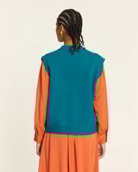 Image 4 of Chaleco de punto con botones de corazón verde  de Pepaloves