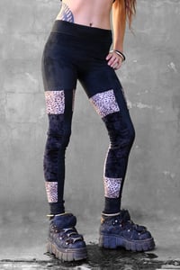 Image 8 of TSURARA LEGGINGS | SUEDINE & LEOPARD VERSION