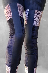 Image 2 of TSURARA LEGGINGS | SUEDINE & LEOPARD VERSION
