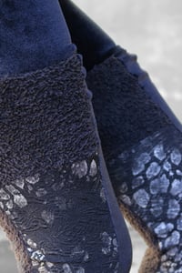 Image 6 of TSURARA LEGGINGS | VELVET &  SILVER PRINT VERSION