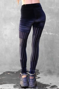 Image 6 of TSURARA LEGGINGS | VELVET & STRIPPED VELVET VERSION
