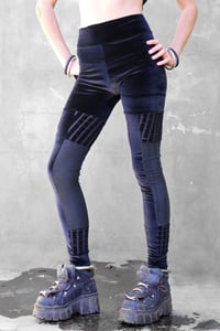 Image 9 of TSURARA LEGGINGS | VELVET & STRIPPED VELVET VERSION