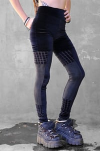 Image 4 of TSURARA LEGGINGS | VELVET & STRIPPED VELVET VERSION