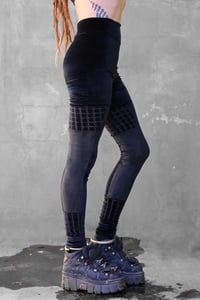 Image 3 of TSURARA LEGGINGS | VELVET & STRIPPED VELVET VERSION