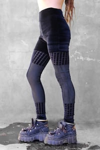 Image 8 of TSURARA LEGGINGS | VELVET & STRIPPED VELVET VERSION