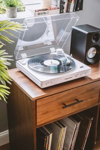 Image 11 of Crosley - T400