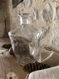 Image 4 of Carafe ancienne en verre raisins 