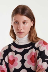 Image 1 of Jersey de punto jacquard con estampado corazón flor