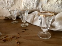 Image 5 of Petits verres à liqueurs anciens