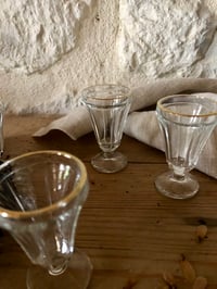 Image 4 of Petits verres à liqueurs anciens