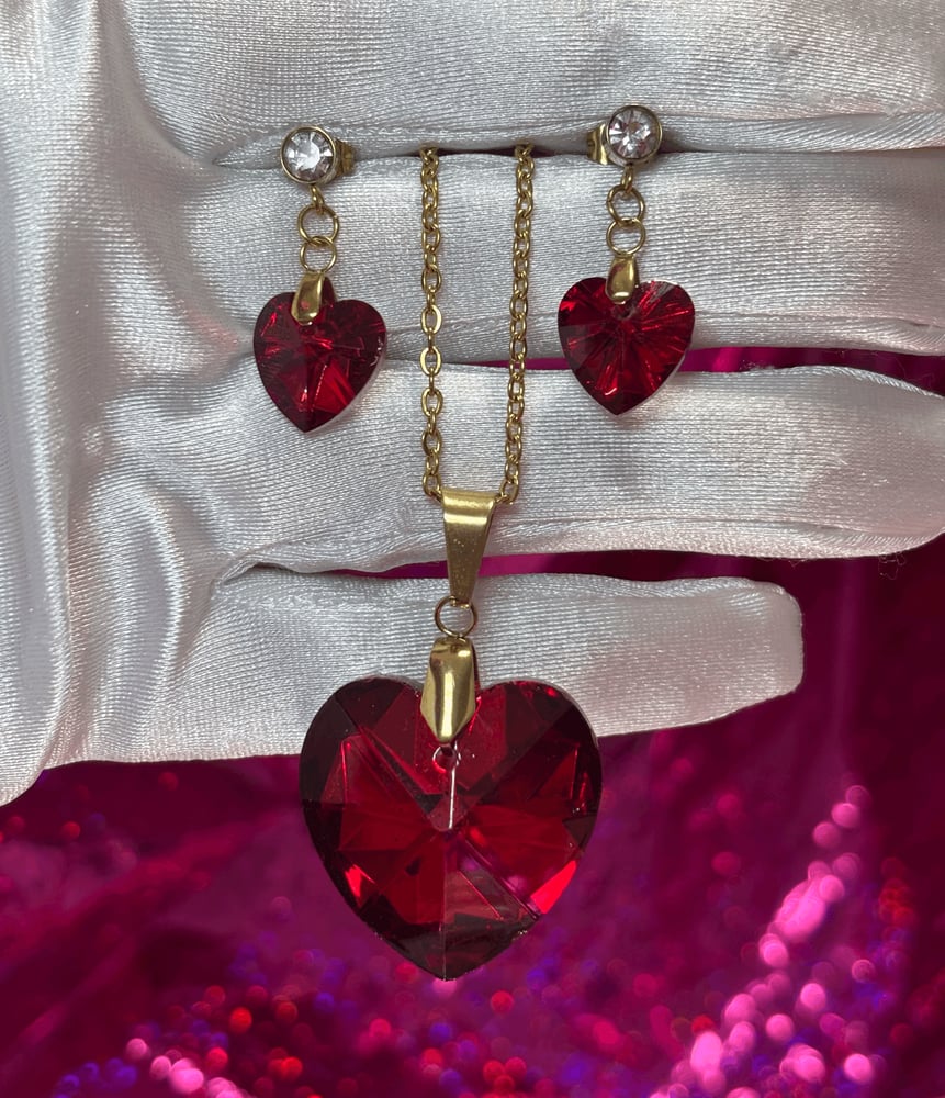 Image of Red Heart  / Corazon Rojo