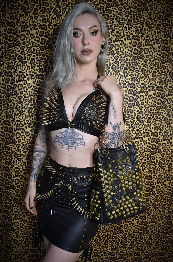 Image of GOLD LEATHER BUCKET BAG