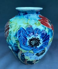 Image 4 of “Anemones” vase -2
