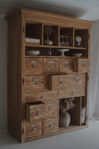 Image 1 of Grande armoire parisienne / meuble de métier - ancien 