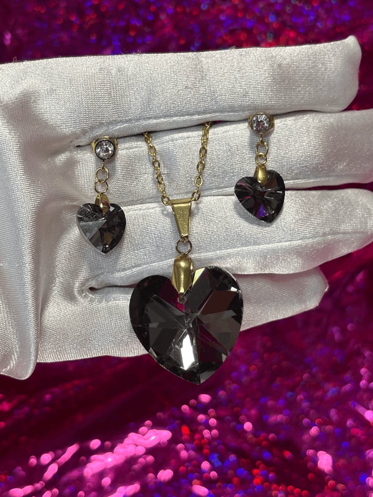 Image of Black Heart / Corazon Negro