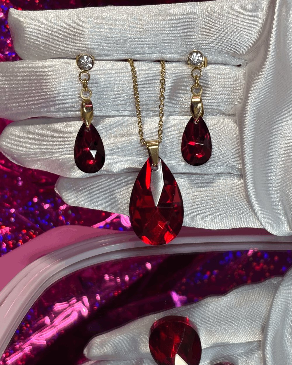 Image of Ruby Drop / Gota Ruby