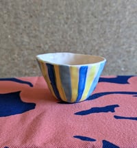 Image 1 of BRADERIE : coupelles en céramique "bleues et jaunes"